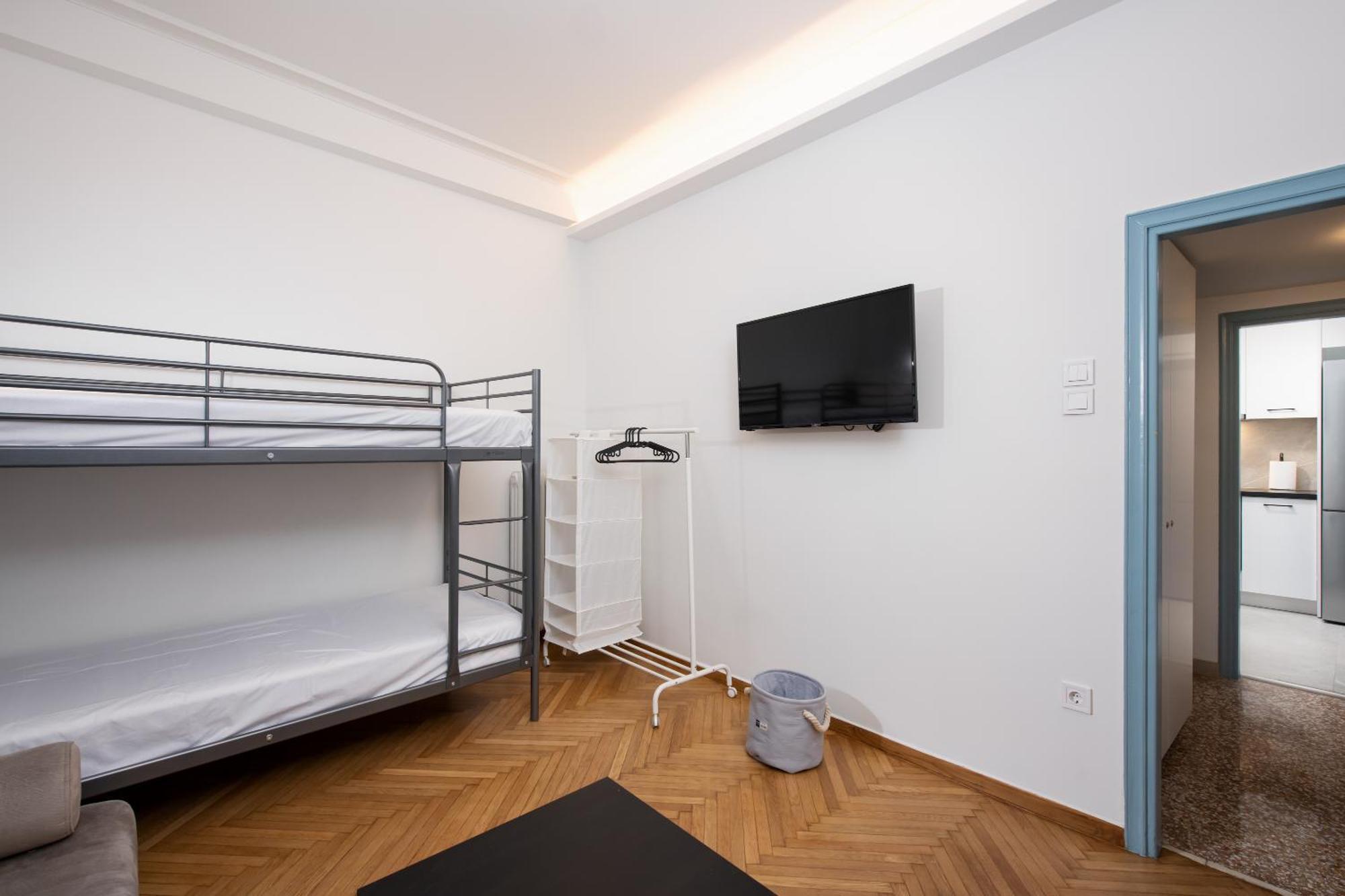 Apartment Philos At Nikis - Two Bedroom In Plaka Athens